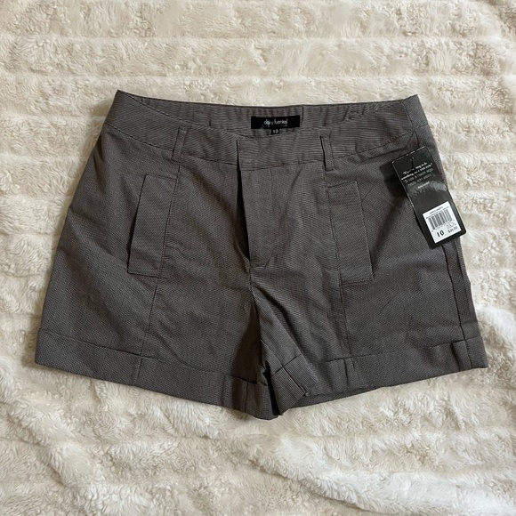 Daisy Fuentes Ladies Simply Shorts, Brown Combo Color Size 10 - Picture 1 of 4